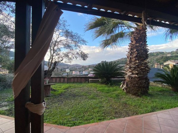 casa semindipendente in vendita a Torchiara