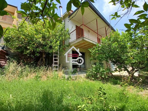 casa indipendente in vendita a Torchiara