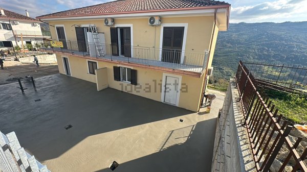 casa indipendente in vendita a Torchiara