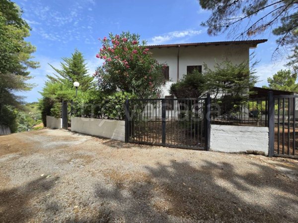 casa indipendente in vendita a Torchiara