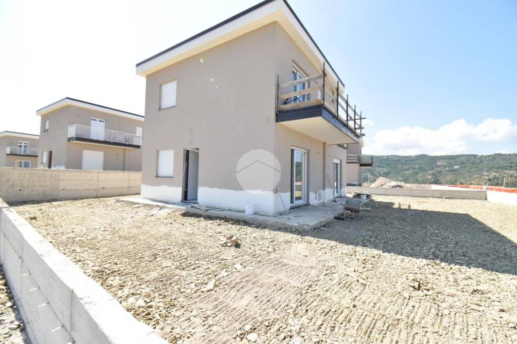 casa indipendente in vendita a Torchiara