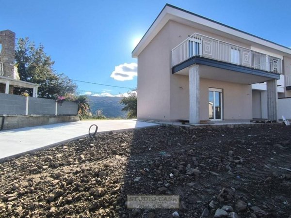 casa indipendente in vendita a Torchiara