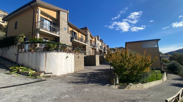 casa indipendente in vendita a Torchiara