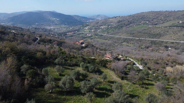 casa indipendente in vendita a Torchiara