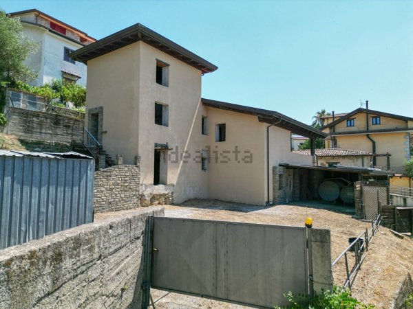 casa indipendente in vendita a Torchiara