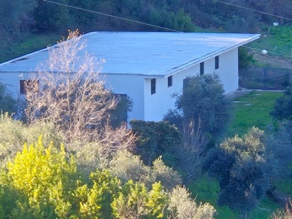 locale commerciale in vendita a Torchiara