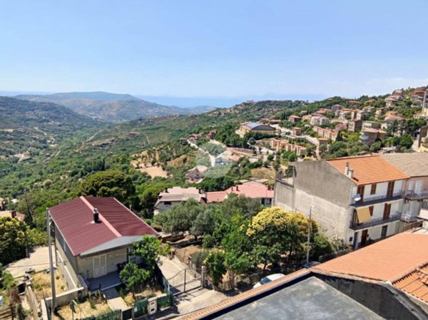 casa indipendente in vendita a Torchiara