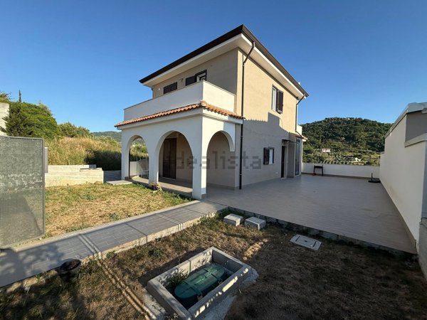 casa indipendente in vendita a Torchiara