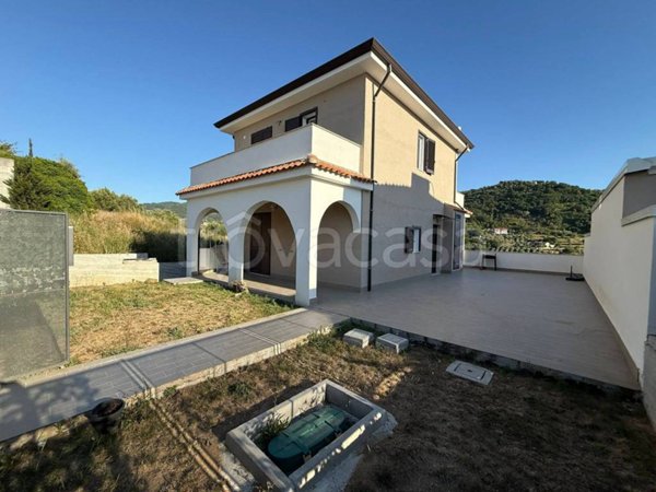 casa indipendente in vendita a Torchiara