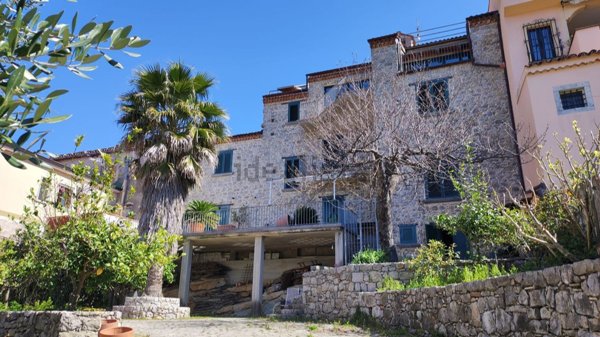 casa indipendente in vendita a Torraca