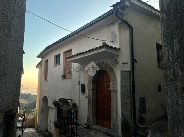 casa indipendente in vendita a Torraca