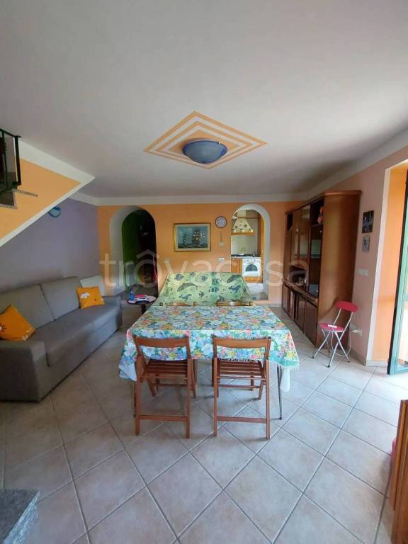 casa indipendente in vendita a Torraca