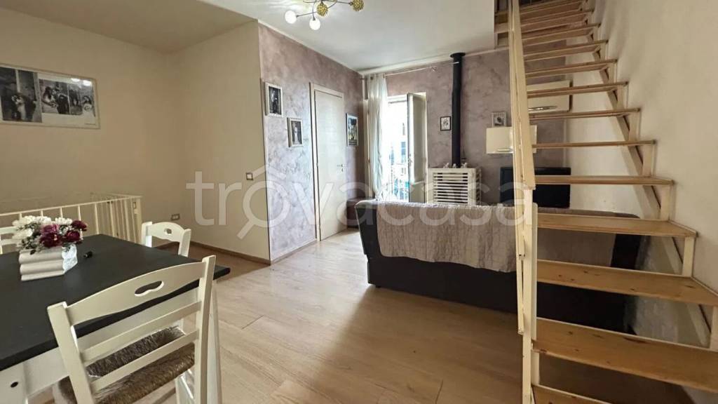 casa indipendente in vendita a Torraca