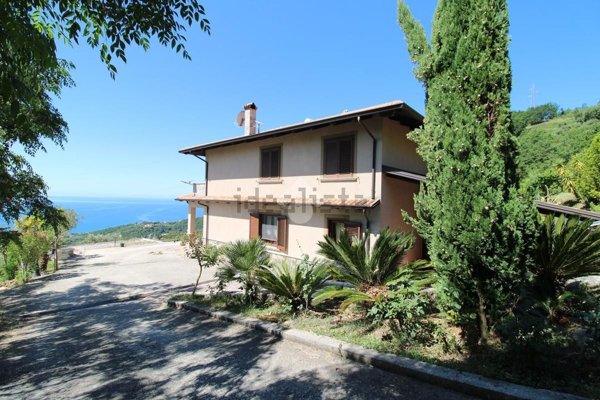 casa indipendente in vendita a Torraca in zona Cordici