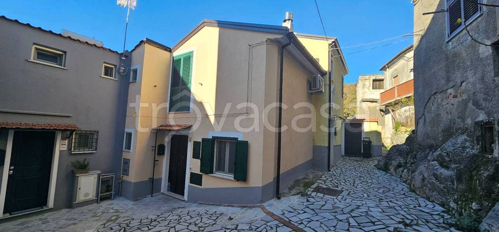 casa indipendente in vendita a Torraca