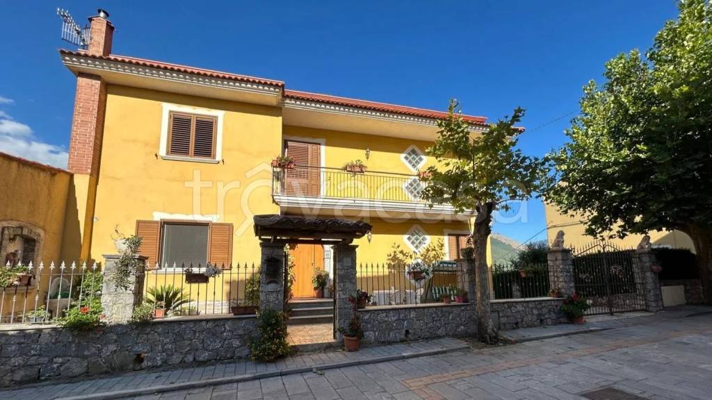 casa indipendente in vendita a Torraca