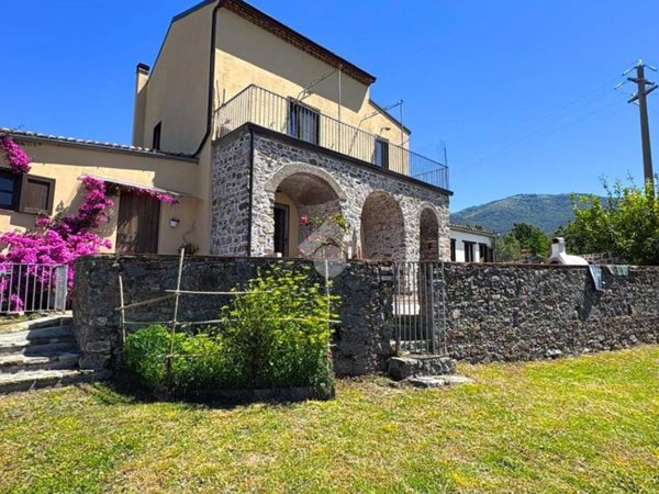 casa indipendente in vendita a Torraca in zona San Fantino