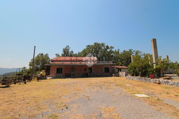 casa indipendente in vendita a Torraca