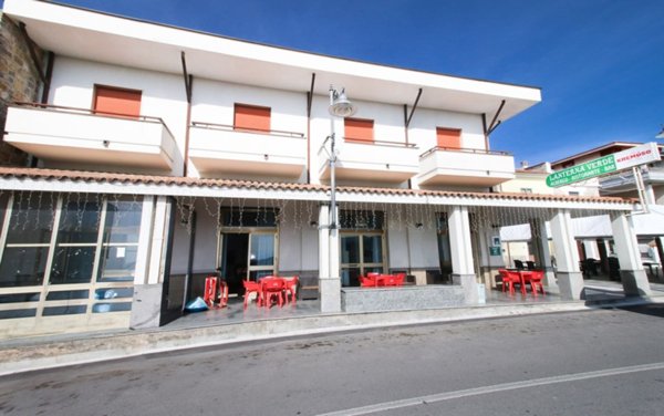 negozio in vendita a Torre Orsaia