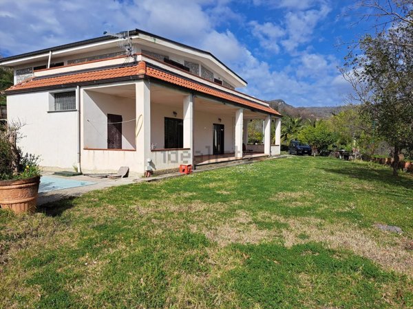 quadrivano in vendita a Torre Orsaia