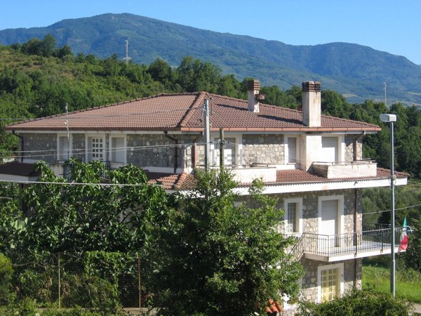 casa indipendente in vendita a Torre Orsaia in zona Castel Ruggero