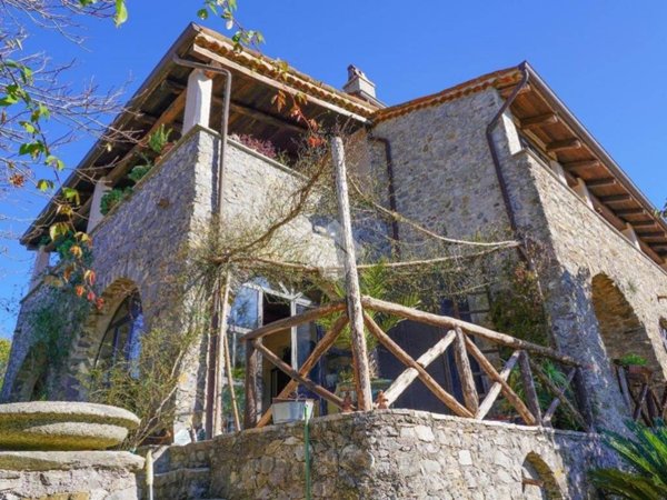 casa indipendente in vendita a Tortorella