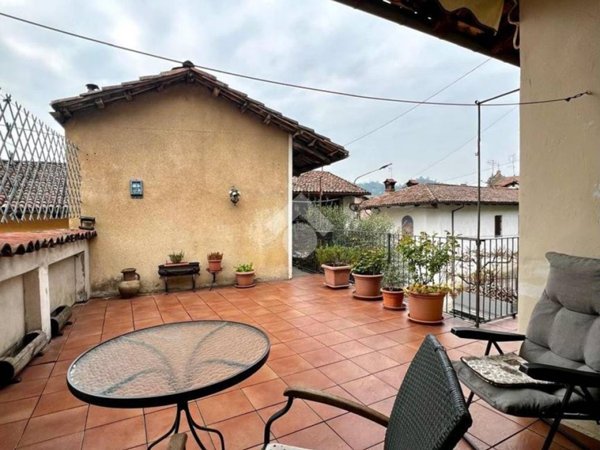 casa indipendente in vendita a Corneliano d'Alba