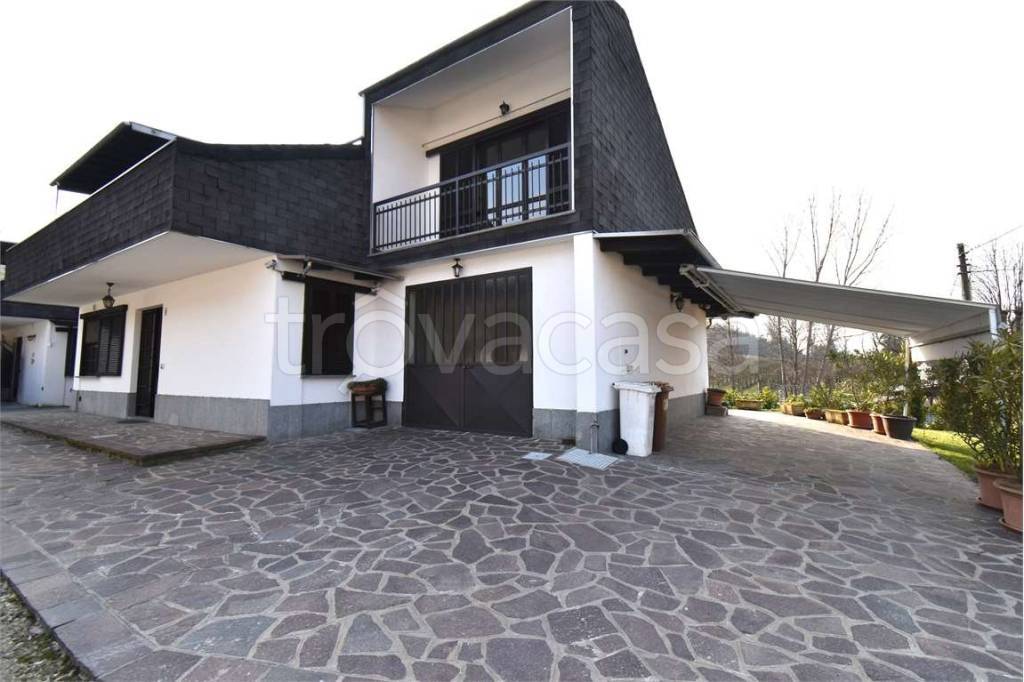 casa indipendente in vendita a Corneliano d'Alba