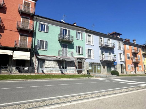 negozio in vendita a Corneliano d'Alba
