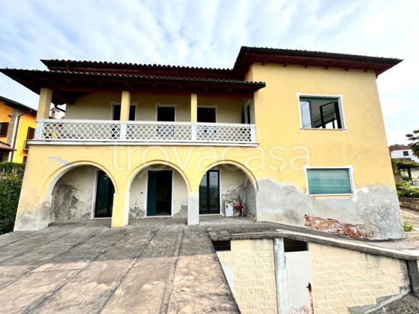 casa indipendente in vendita a Corneliano d'Alba