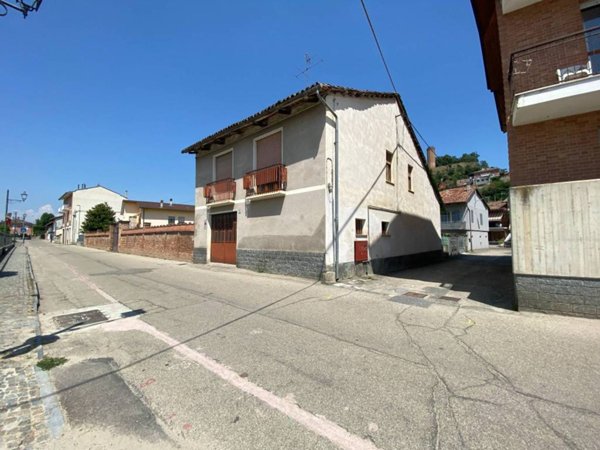 casa indipendente in vendita a Corneliano d'Alba