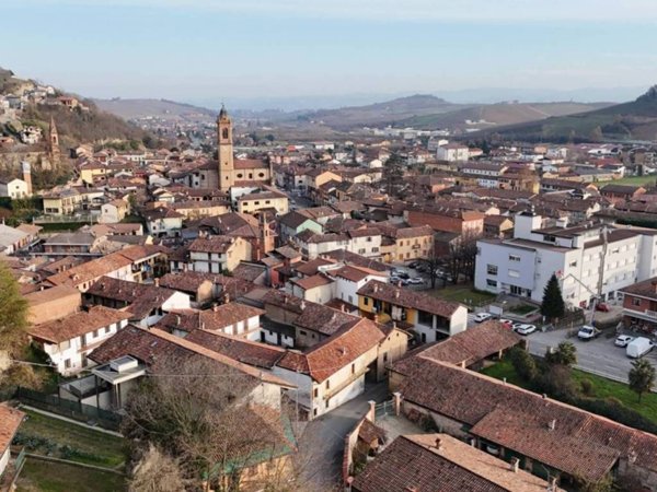 casa indipendente in vendita a Corneliano d'Alba