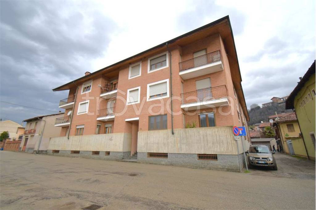 appartamento in vendita a Corneliano d'Alba
