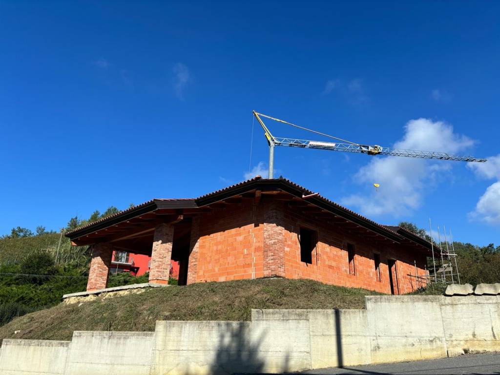 casa indipendente in vendita a Corneliano d'Alba