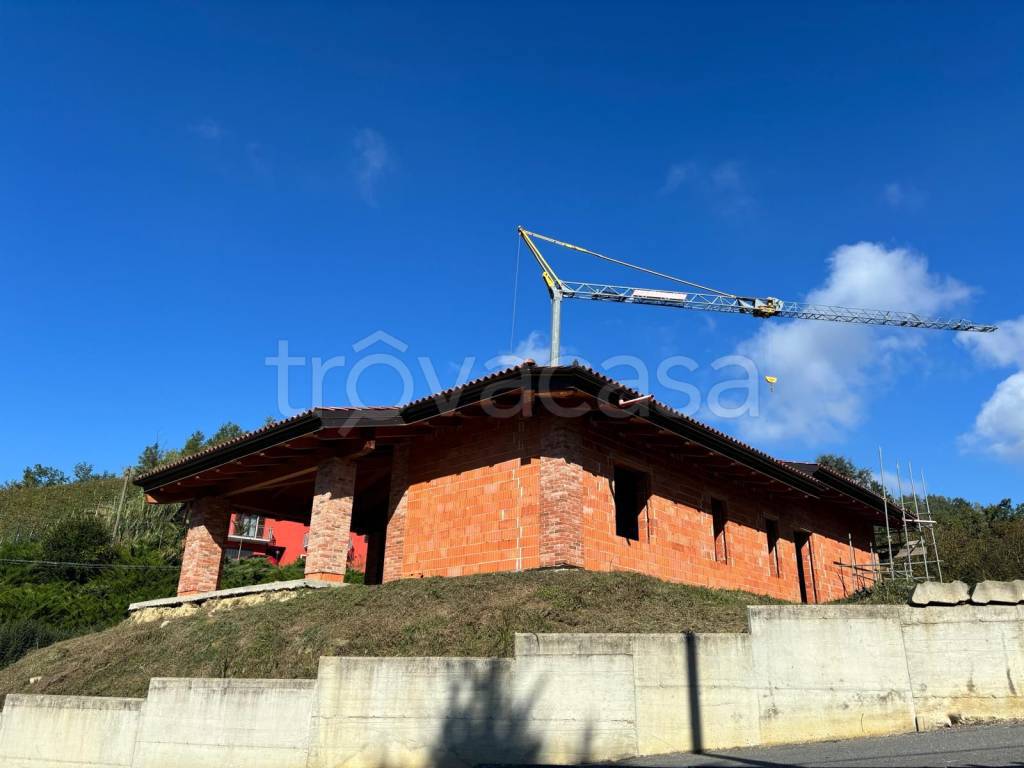 casa indipendente in vendita a Corneliano d'Alba