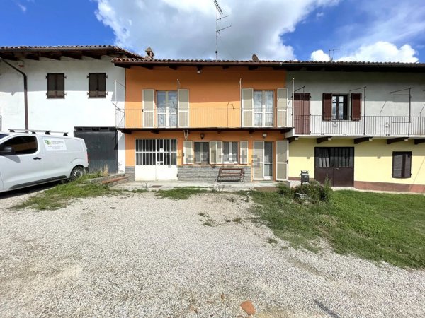casa indipendente in vendita a Corneliano d'Alba in zona Reala
