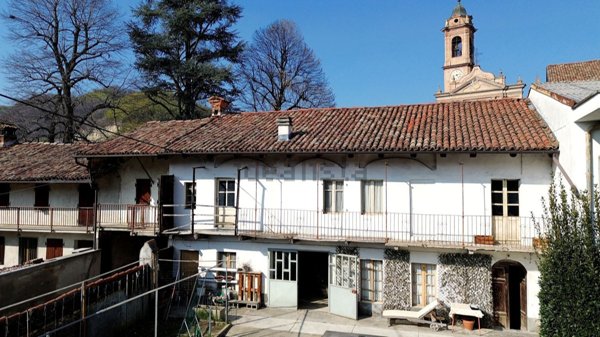 casa indipendente in vendita a Corneliano d'Alba