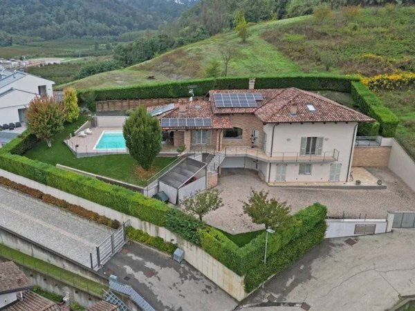 casa indipendente in vendita a Corneliano d'Alba