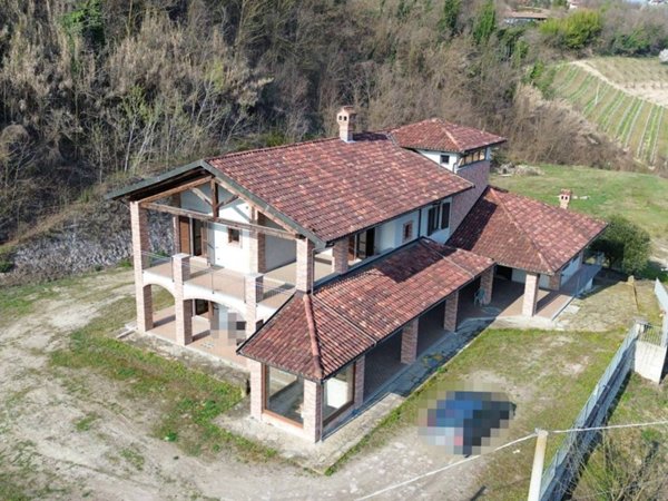 casa indipendente in vendita a Corneliano d'Alba