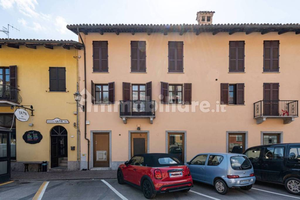 negozio in vendita a Corneliano d'Alba