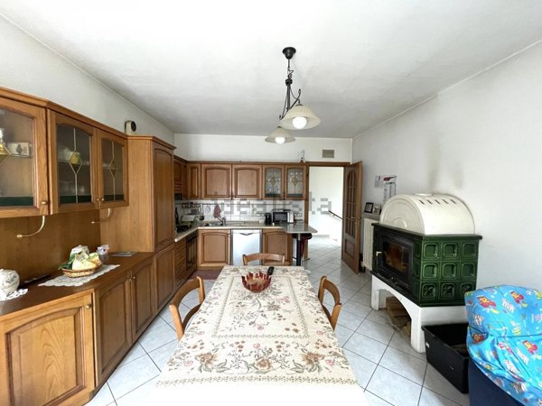 casa indipendente in vendita a Corneliano d'Alba