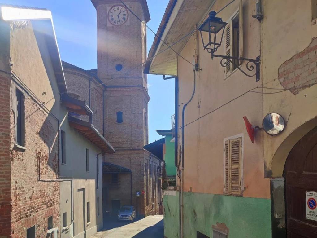 casa indipendente in vendita a Corneliano d'Alba