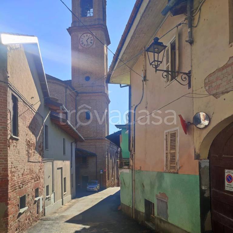casa indipendente in vendita a Corneliano d'Alba