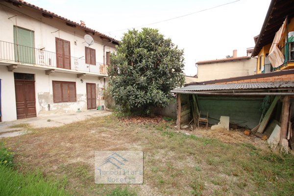 casa indipendente in vendita a Corneliano d'Alba