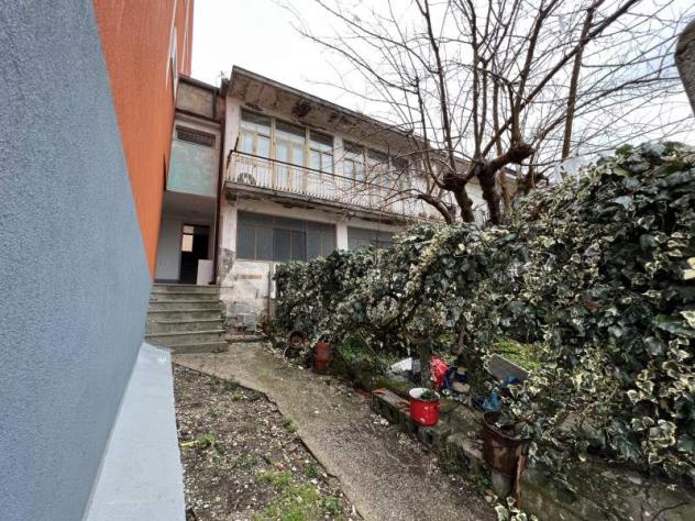 casa indipendente in vendita a Trentinara