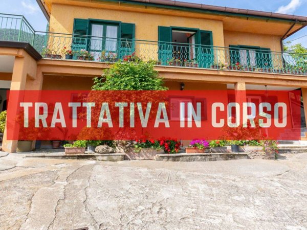 casa indipendente in vendita a Trentinara