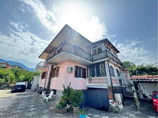 casa indipendente in vendita a Vallo della Lucania in zona Massa