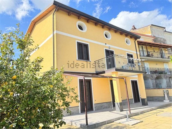 casa indipendente in vendita a Vallo della Lucania in zona Angellara