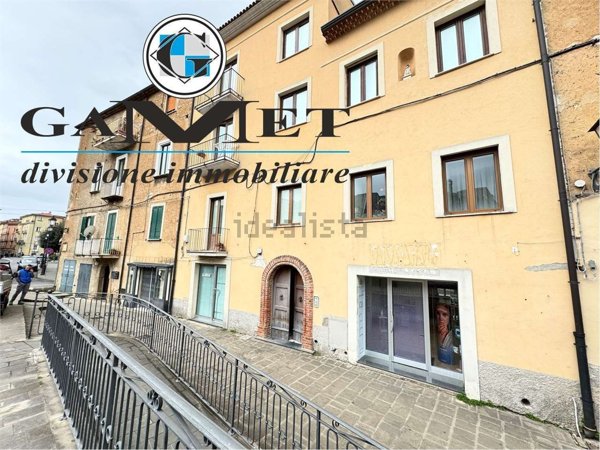 locale commerciale in vendita a Vallo della Lucania