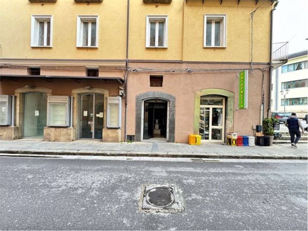 negozio in vendita a Vallo della Lucania
